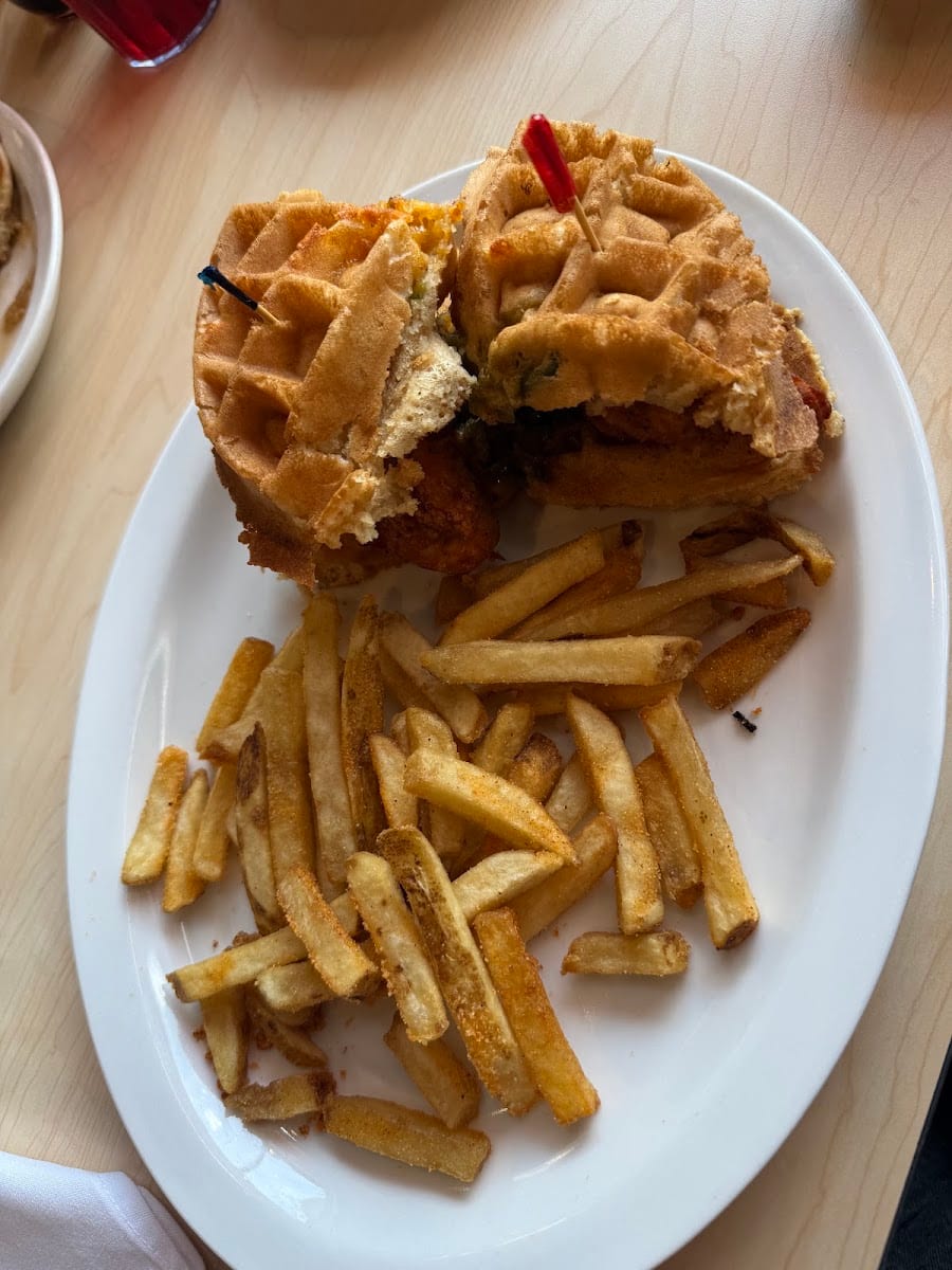 The Toasted Yolk Cafe, photo 4