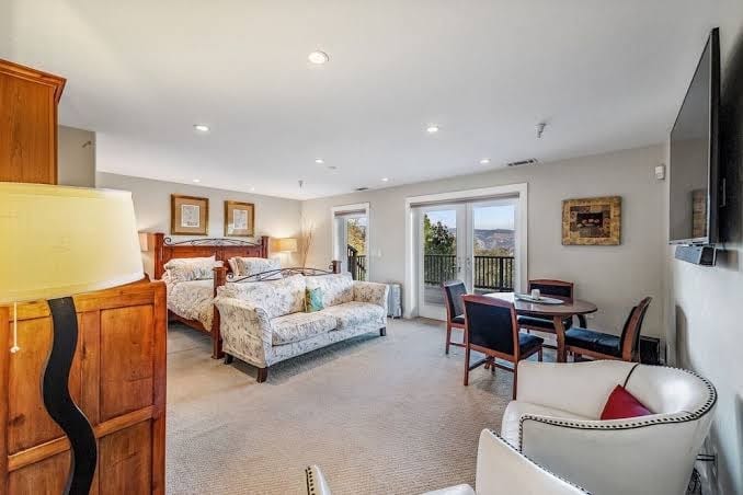 60-acre Panoramic Napa Valley View Estate with pool, spa, tennis, and gym.