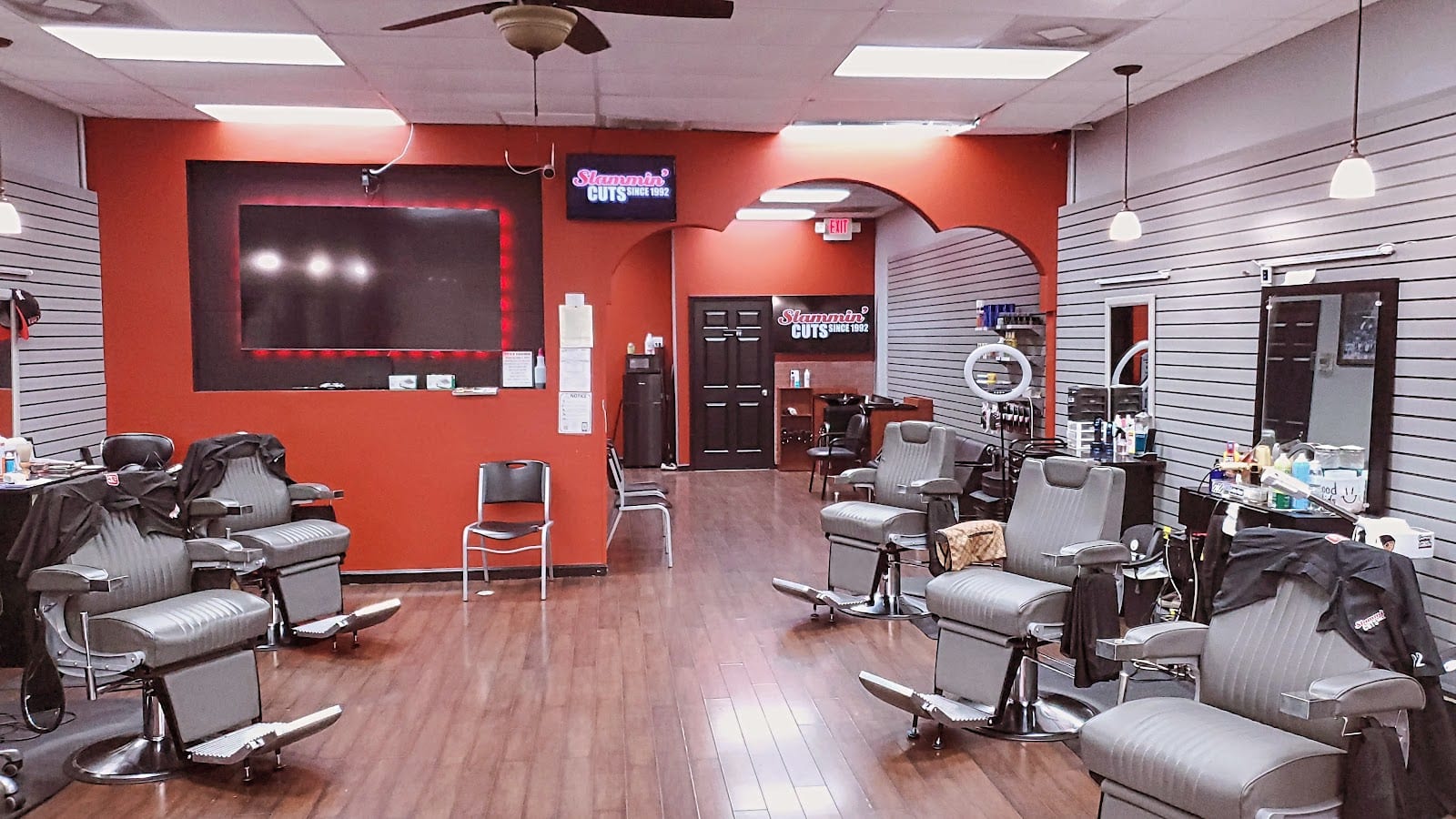 Slammin' Cuts, photo 2