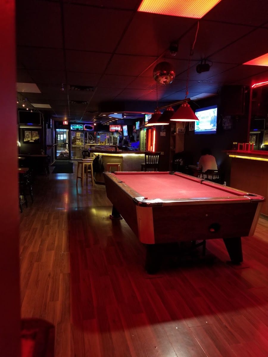 Edie's Place Bar & Cafe