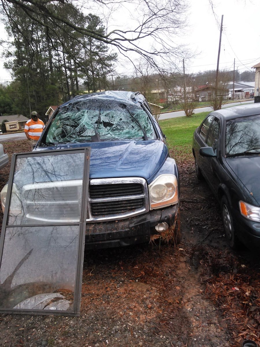 Dwight Davis Body Shop-Wrecker, photo 2