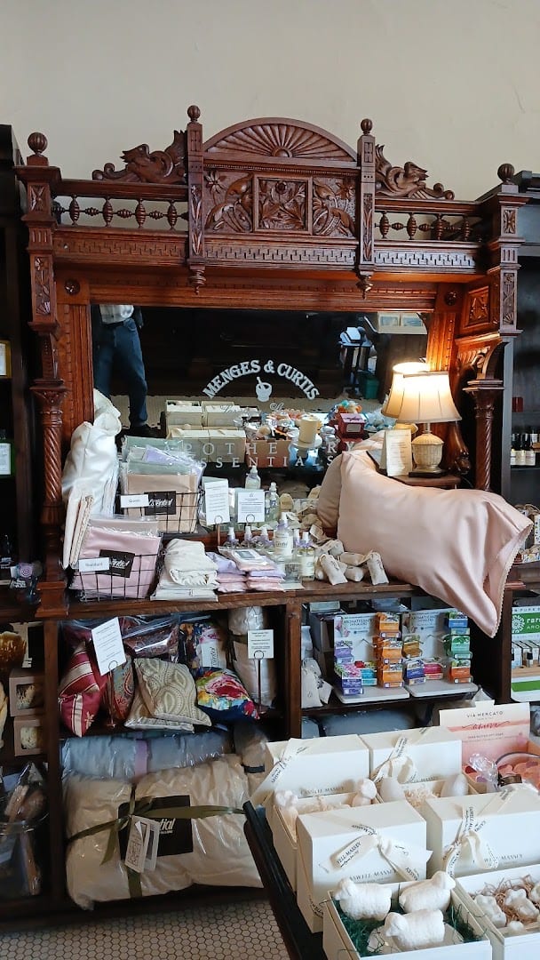 Menges & Curtis Apothecary, photo 3