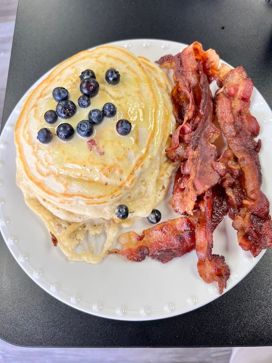 EZ Breakfast On State, photo 3
