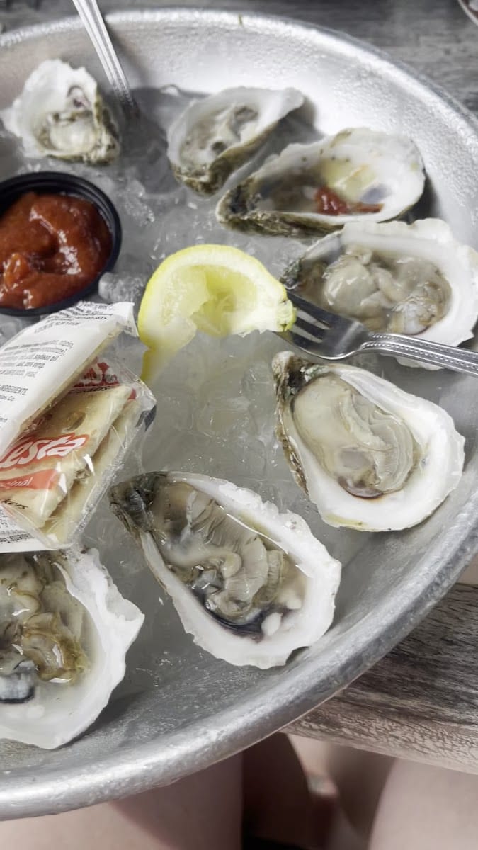 Lefty's Oyster & Seafood Bar, photo 3