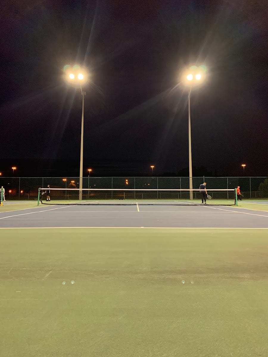 Maple Leaf Park Tennis Courts
