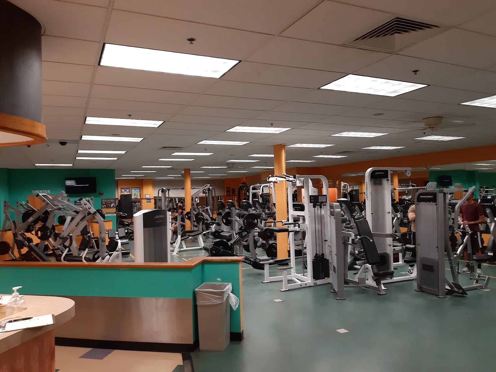 Huntington Hall MWR Liberty Center & Gym, photo 2
