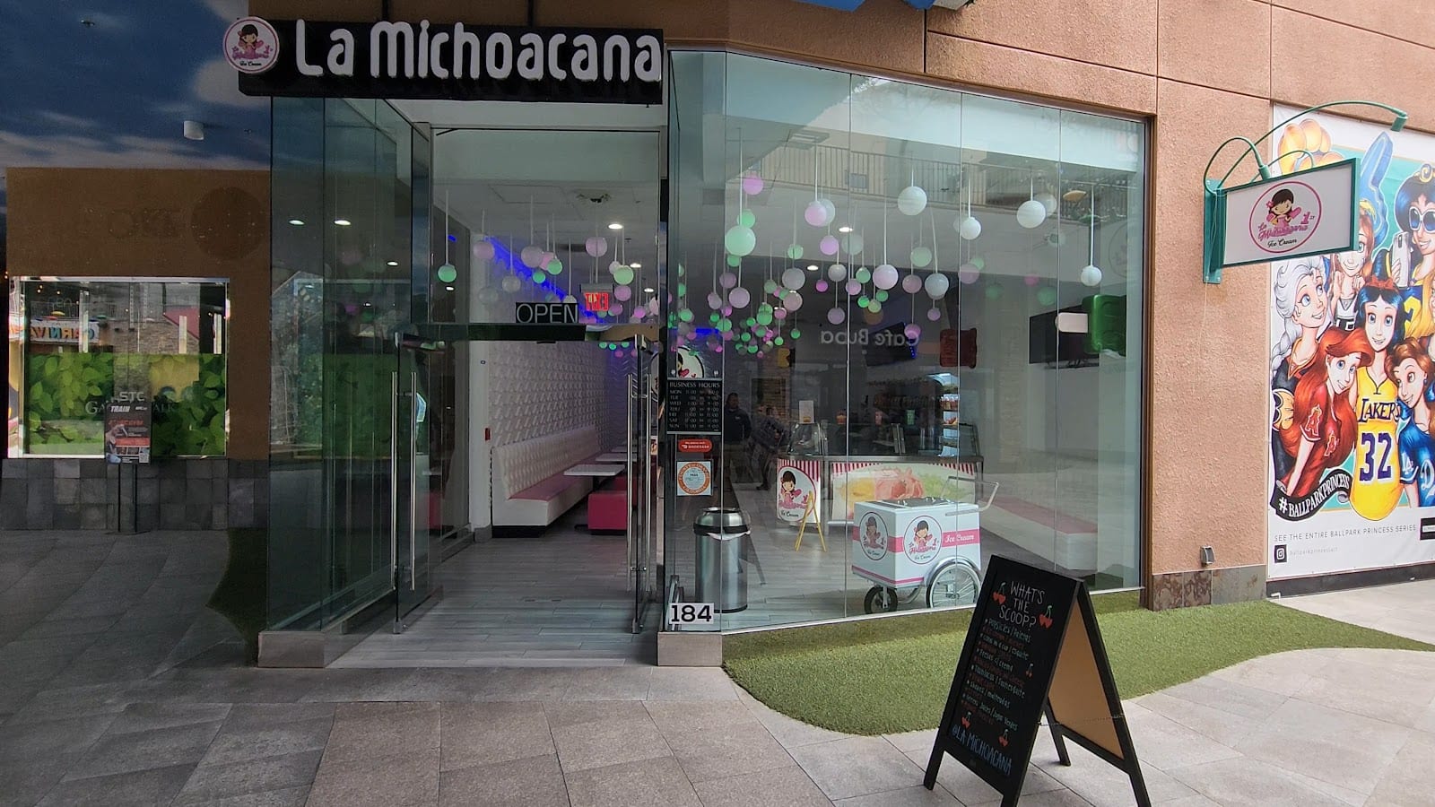 La Michoacana Ice Cream at Kings