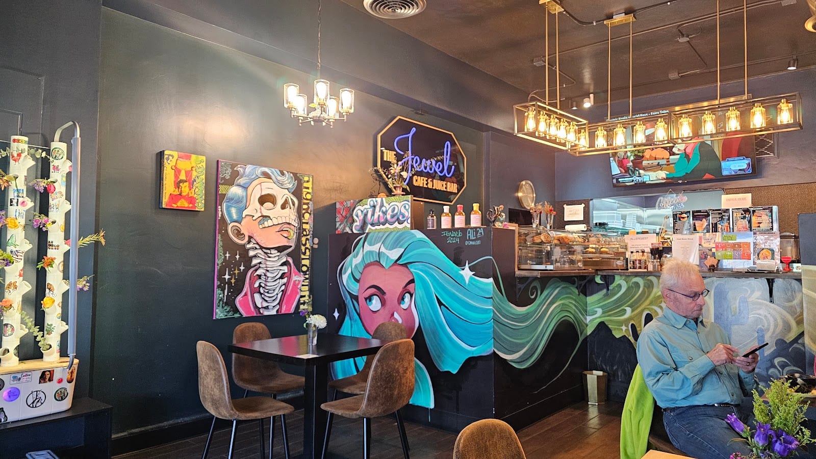 The Jewel Cafe & Juice Bar