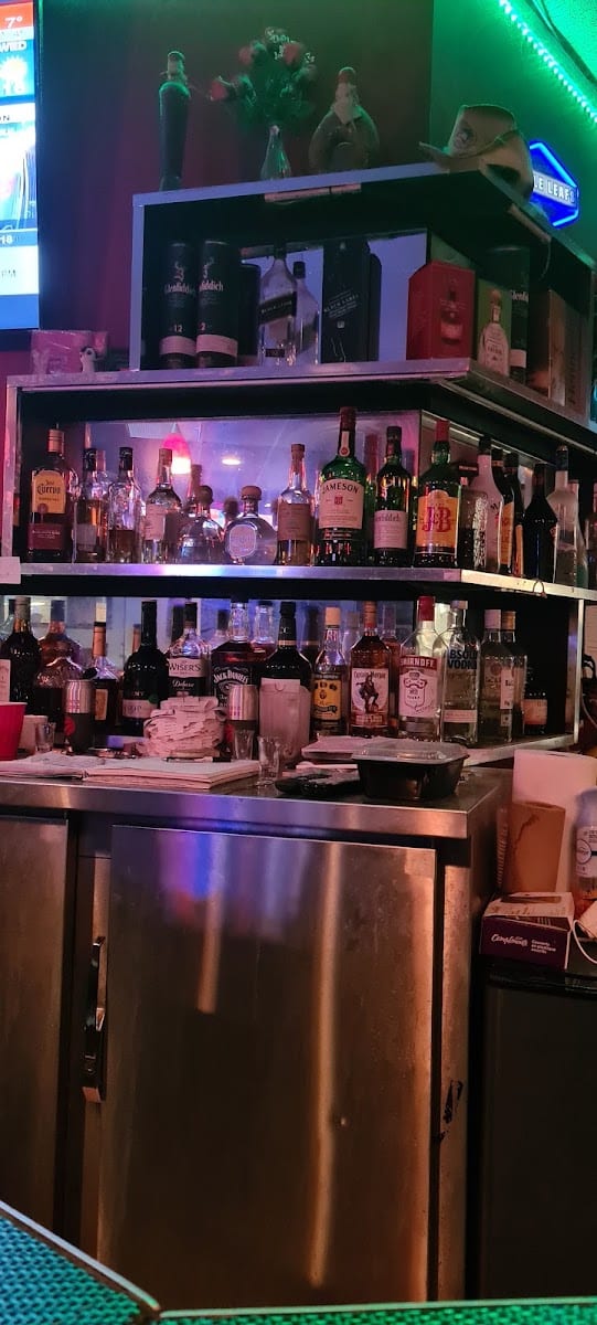 Little Hut Bar & Grill, photo 2