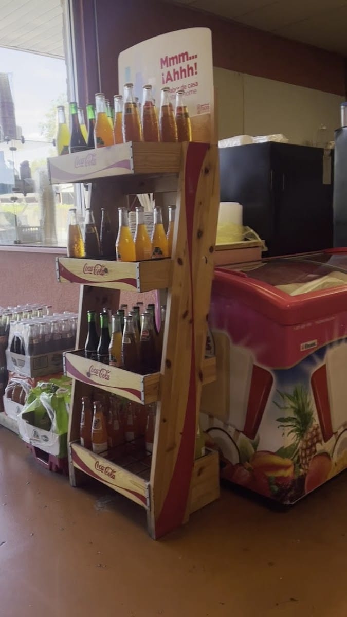 Jugos Y Tortas El Padre, photo 2