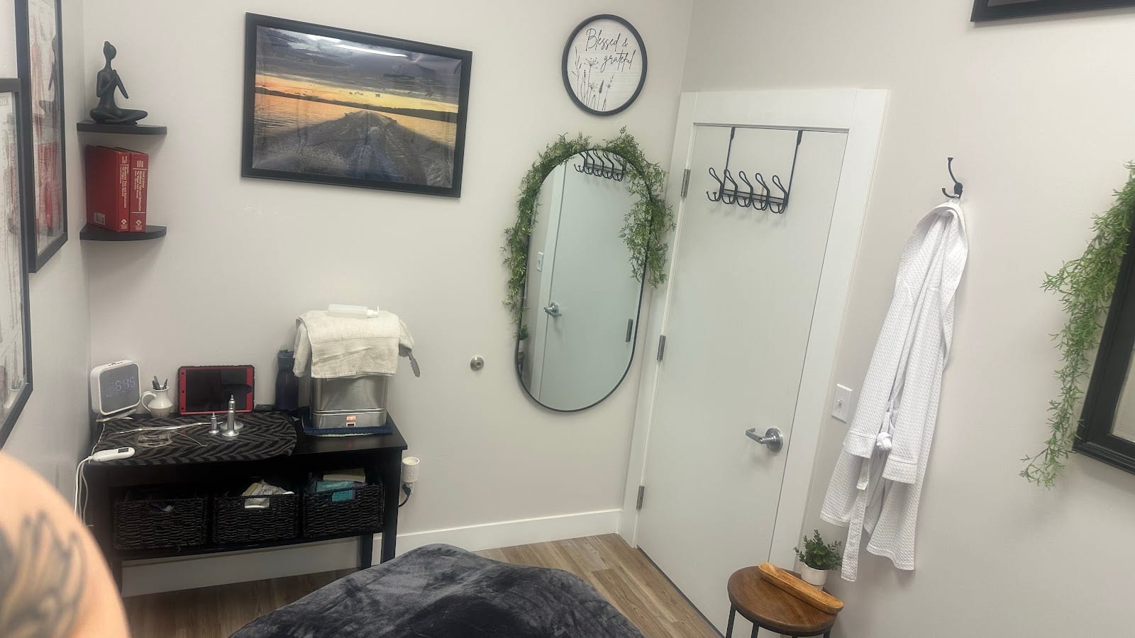 Frize Therapeutic Massage