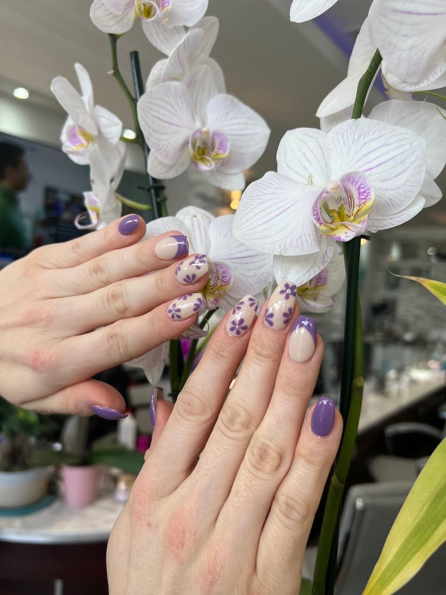 Luxy Nail Spa