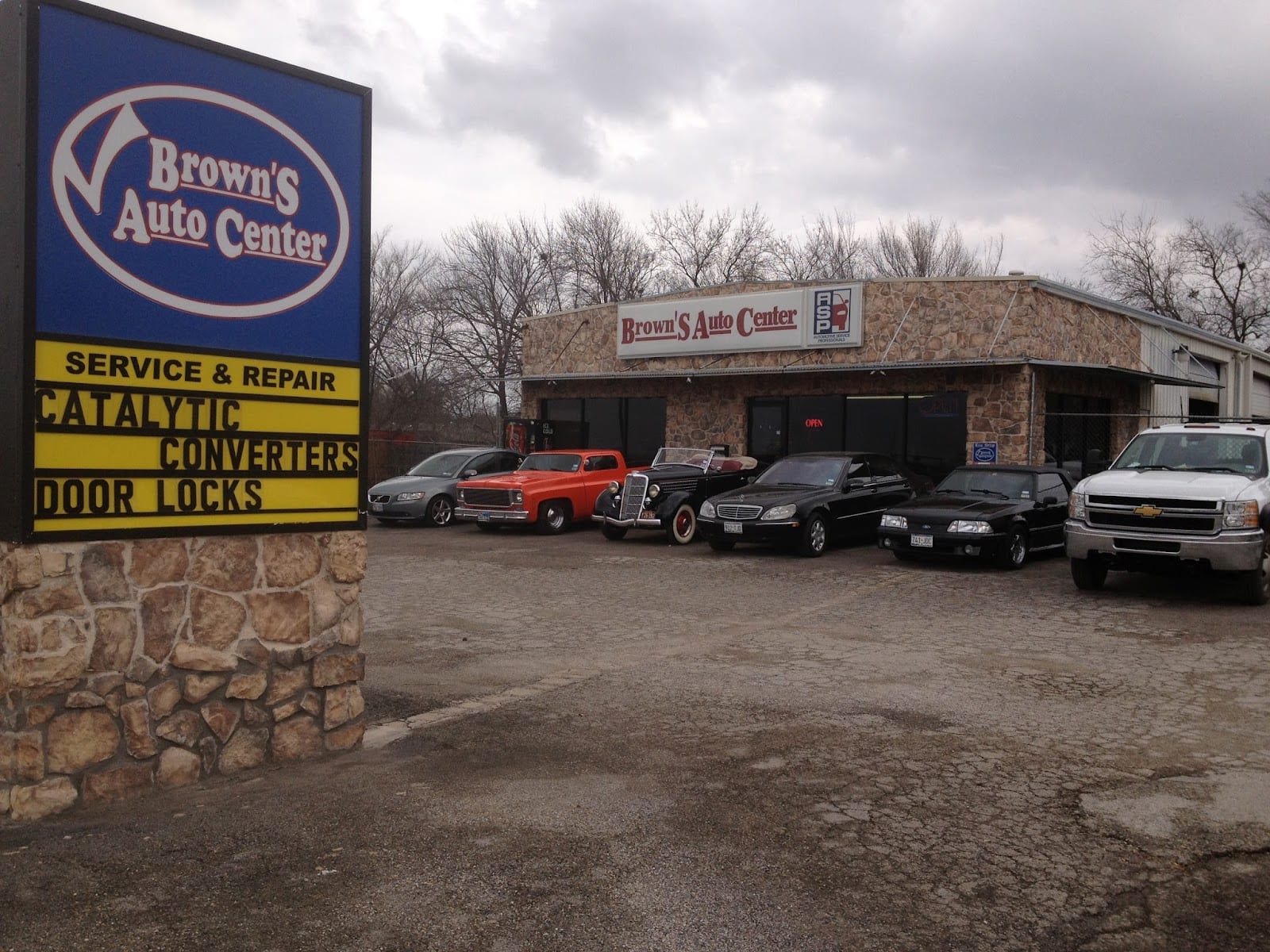 Brown's Auto Center, photo 2
