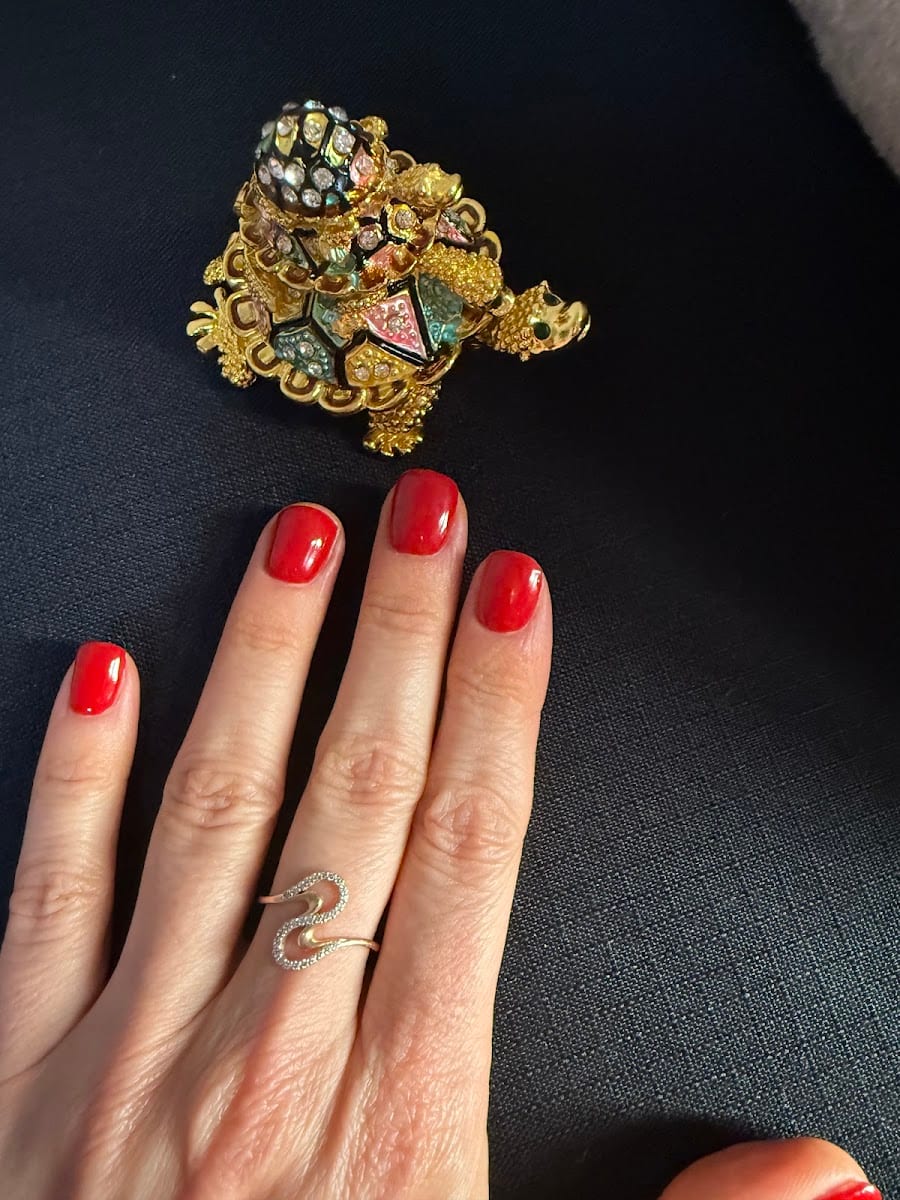 Zorina Nail Studio (Russian Manicure)