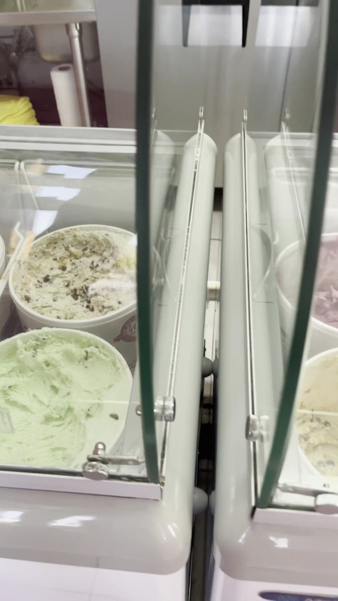 Pinecraft Ice Cream Shoppe, photo 2