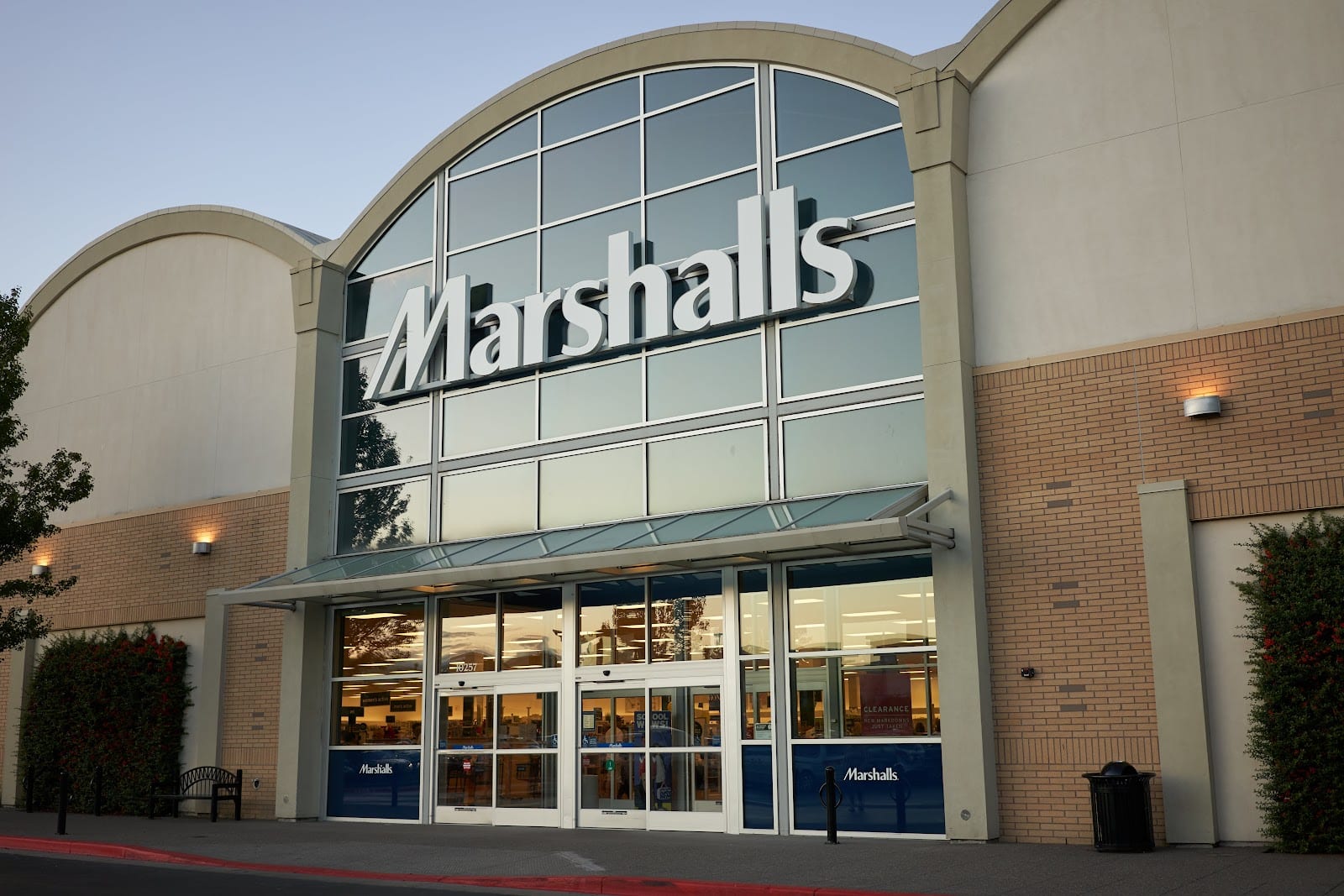 Marshalls, photo 3