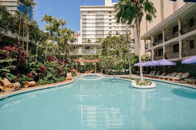 Waikiki Sand Villa