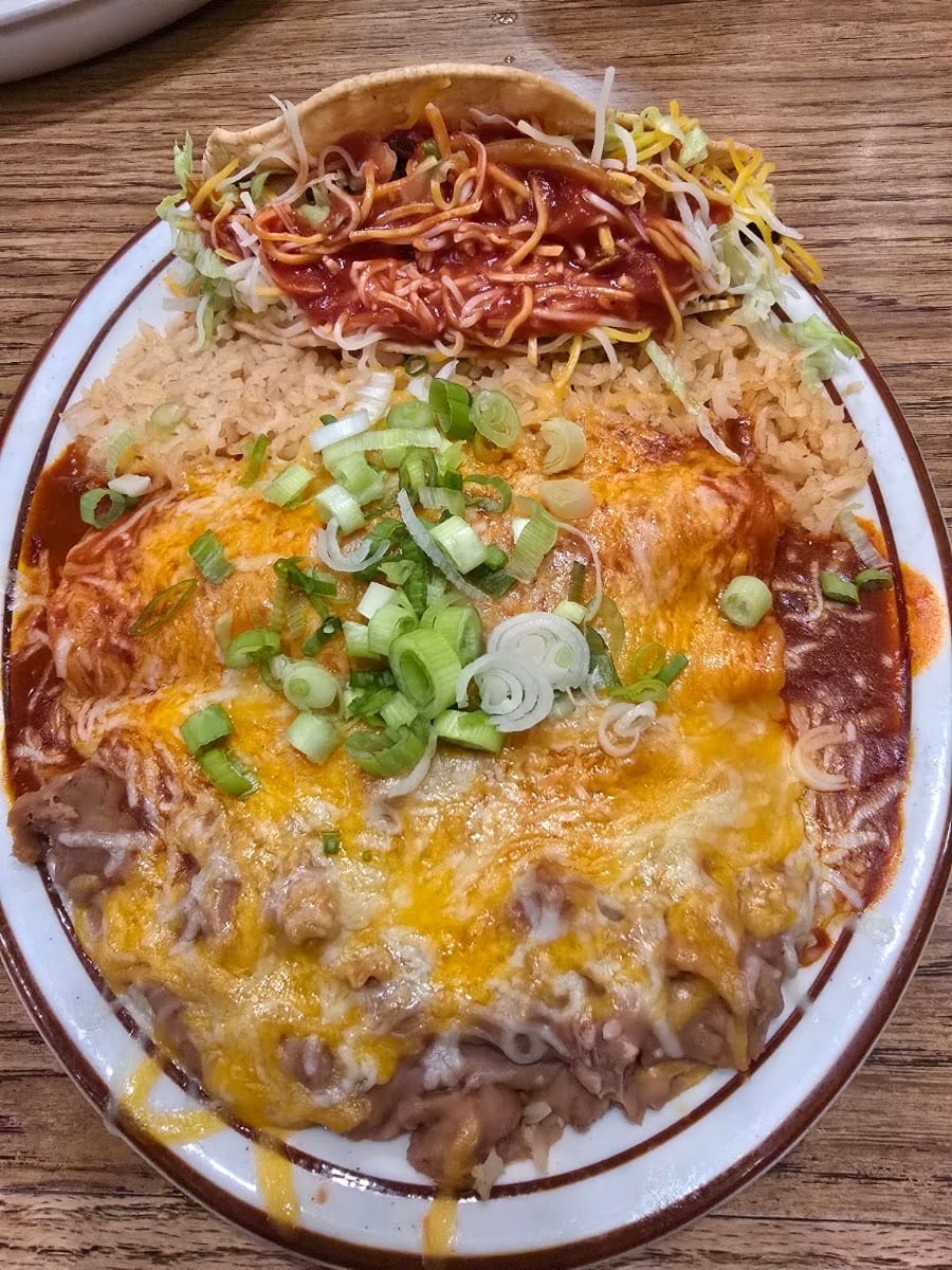 Azteca Restaurant & Lounge