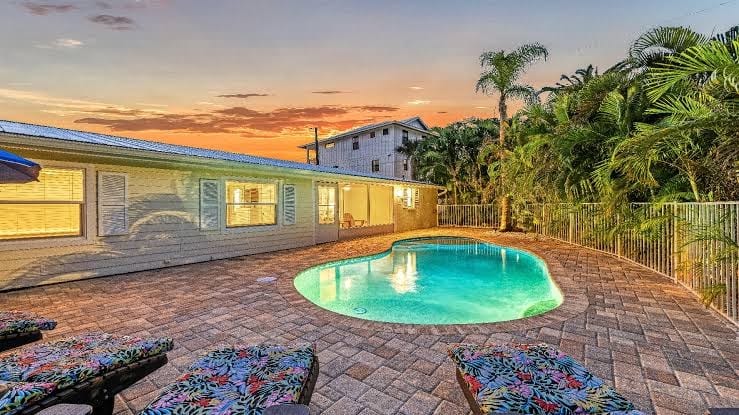 Lakeside Hidden Paradise Among Tropical Landscape W/ Heated Pool, photo 2