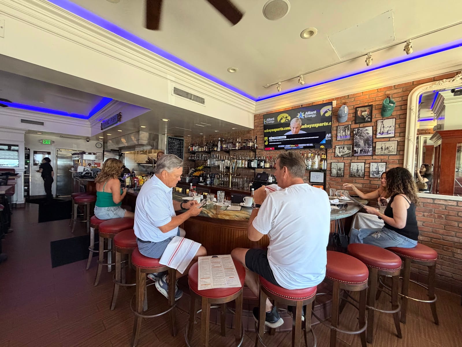 Fly N Fish Oyster Bar and Grill