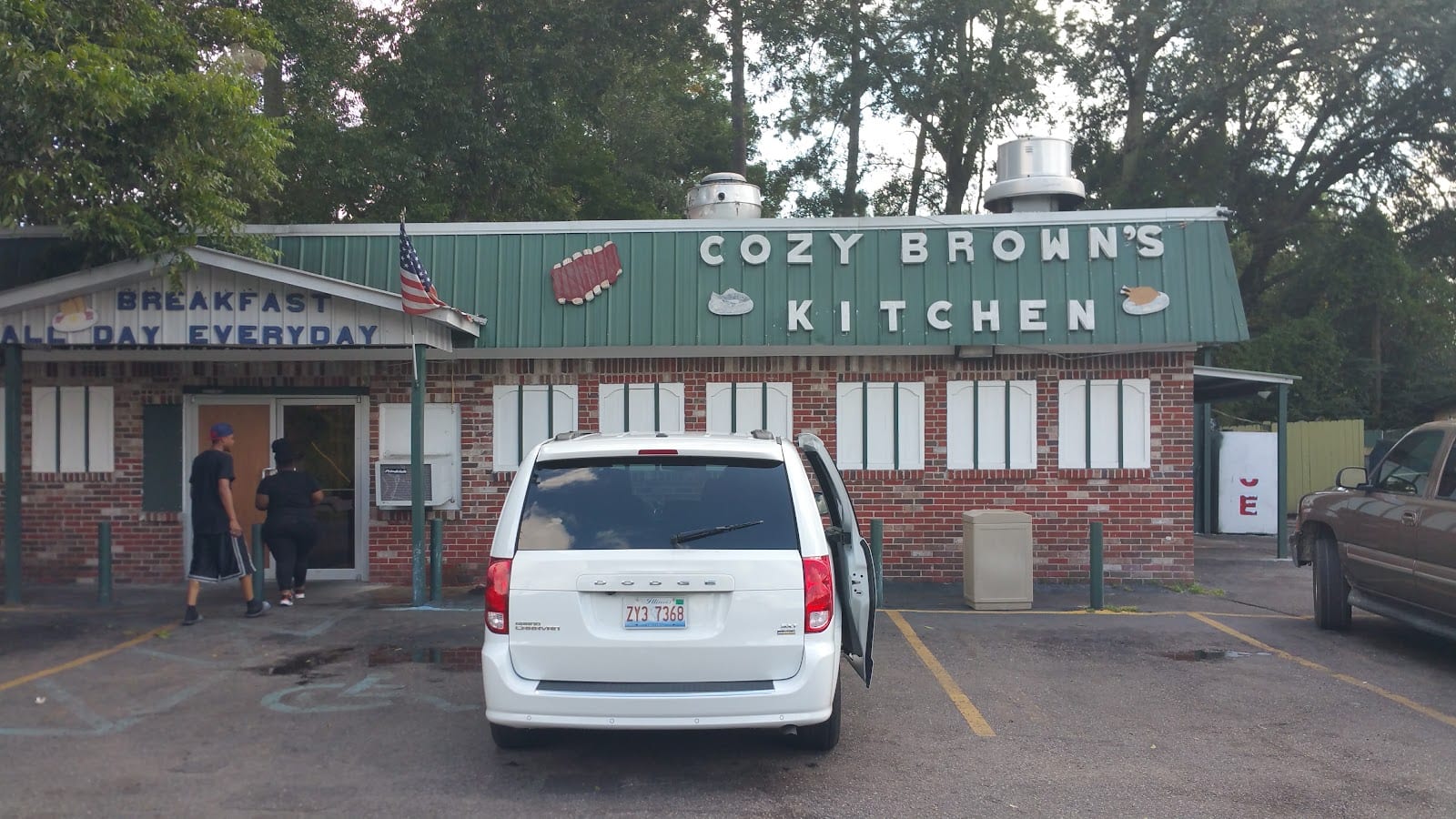 Cozy Brown's Kitchen | Soul Food, photo 2