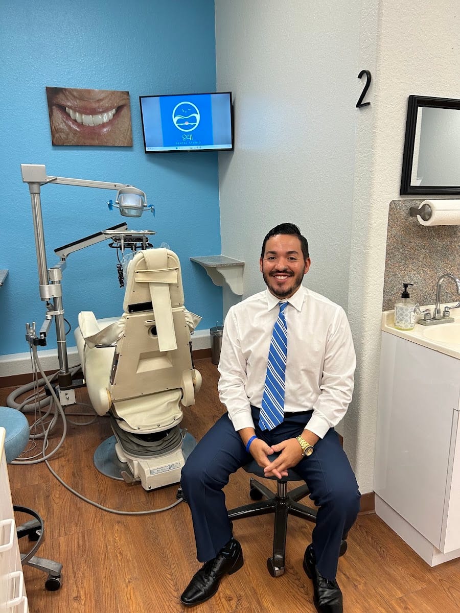 941 Dental Studio