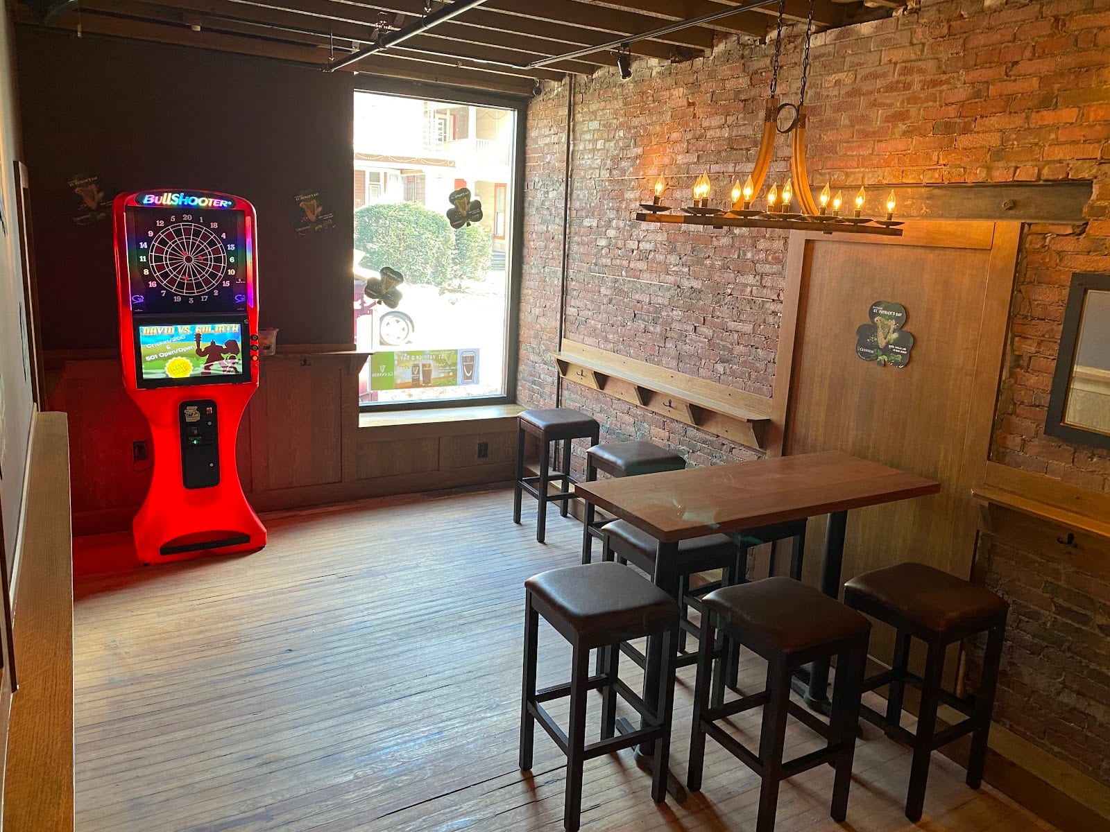 Dead Red Pecker Pub