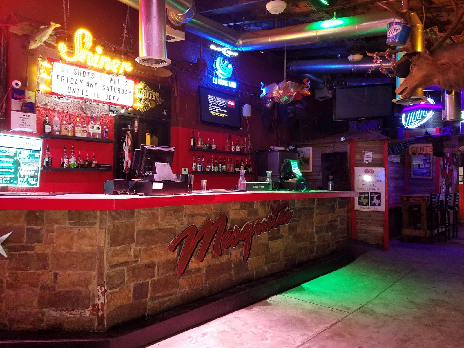 Mesquites Bar & Grill