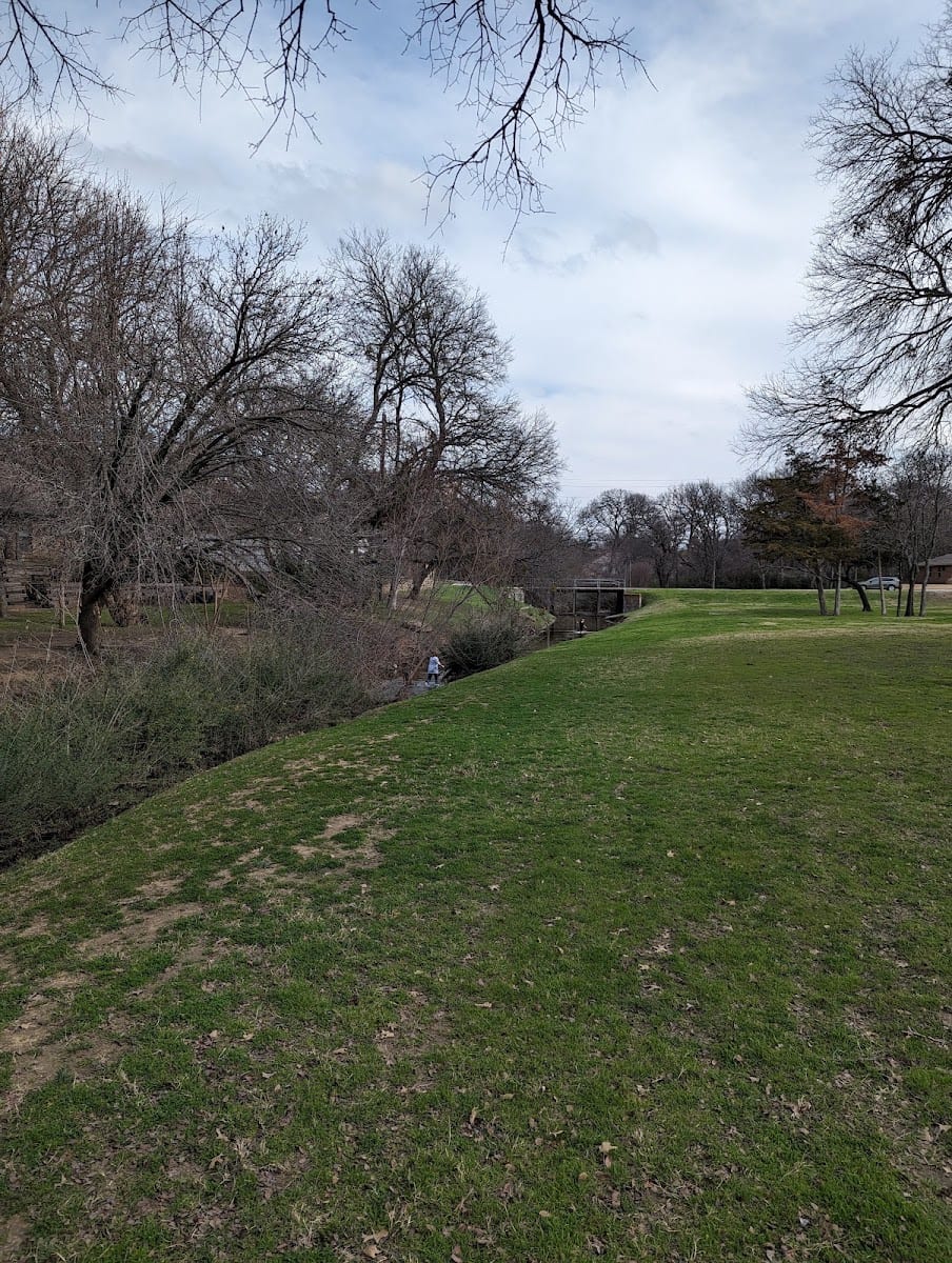 Avondale Park, photo 2