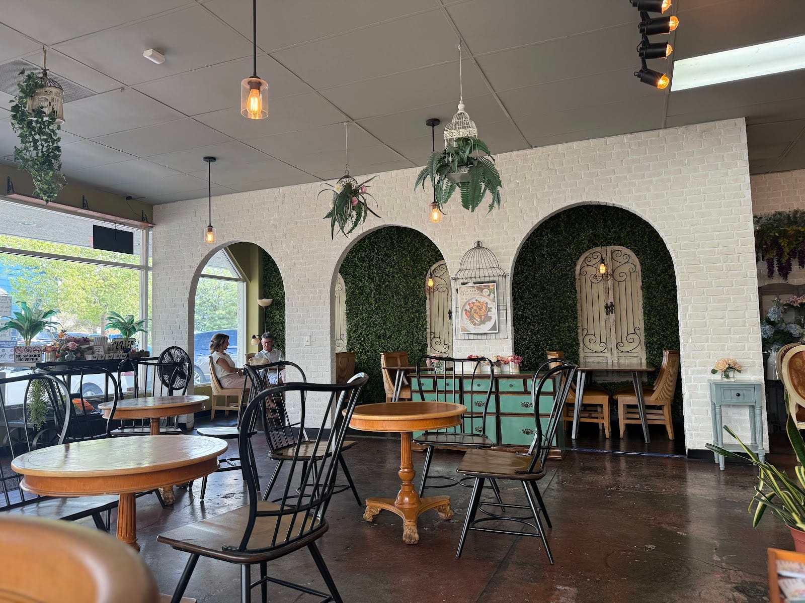 Baby Birds Cafe