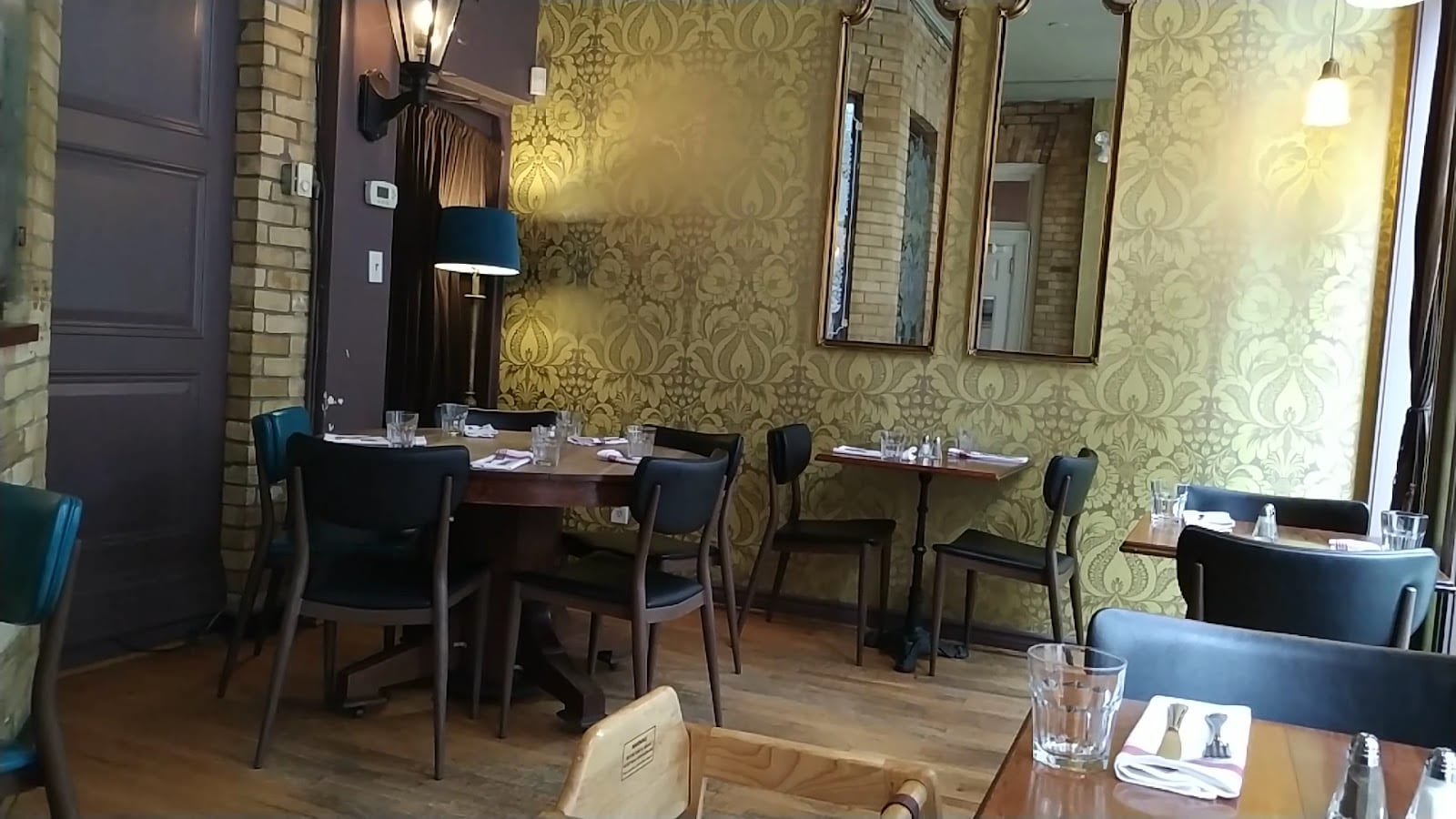 The Queen & Beaver Public House, photo 2