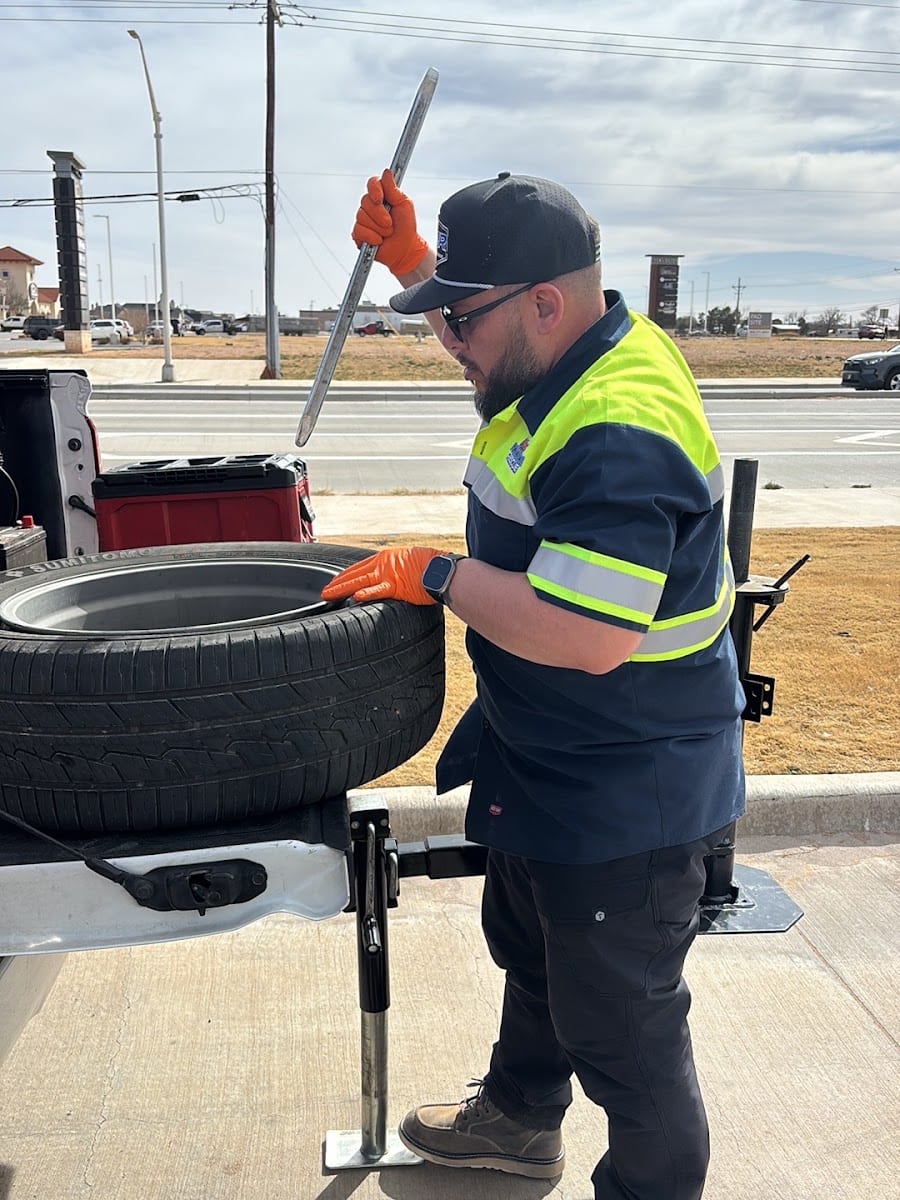 Miles Roadside Rescue - Mobile Tire & Battery, photo 3