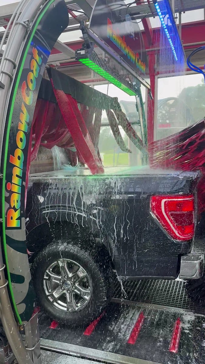 Waves Express Car Wash, photo 3