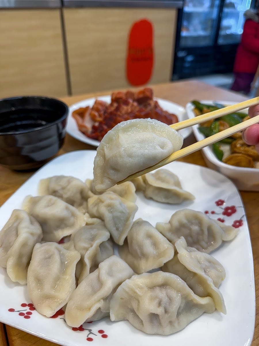 Han's Dumpling Kitchen 五谷杂粮, photo 3
