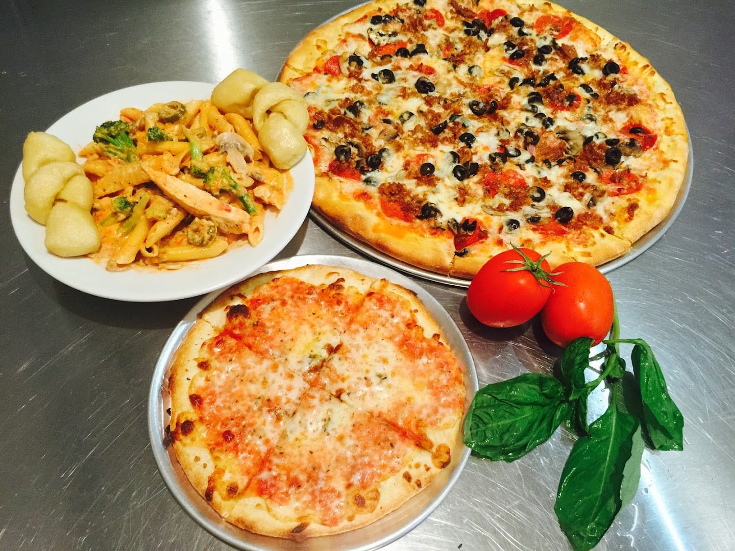 Garlic Knot Pizza & Pasta, photo 2