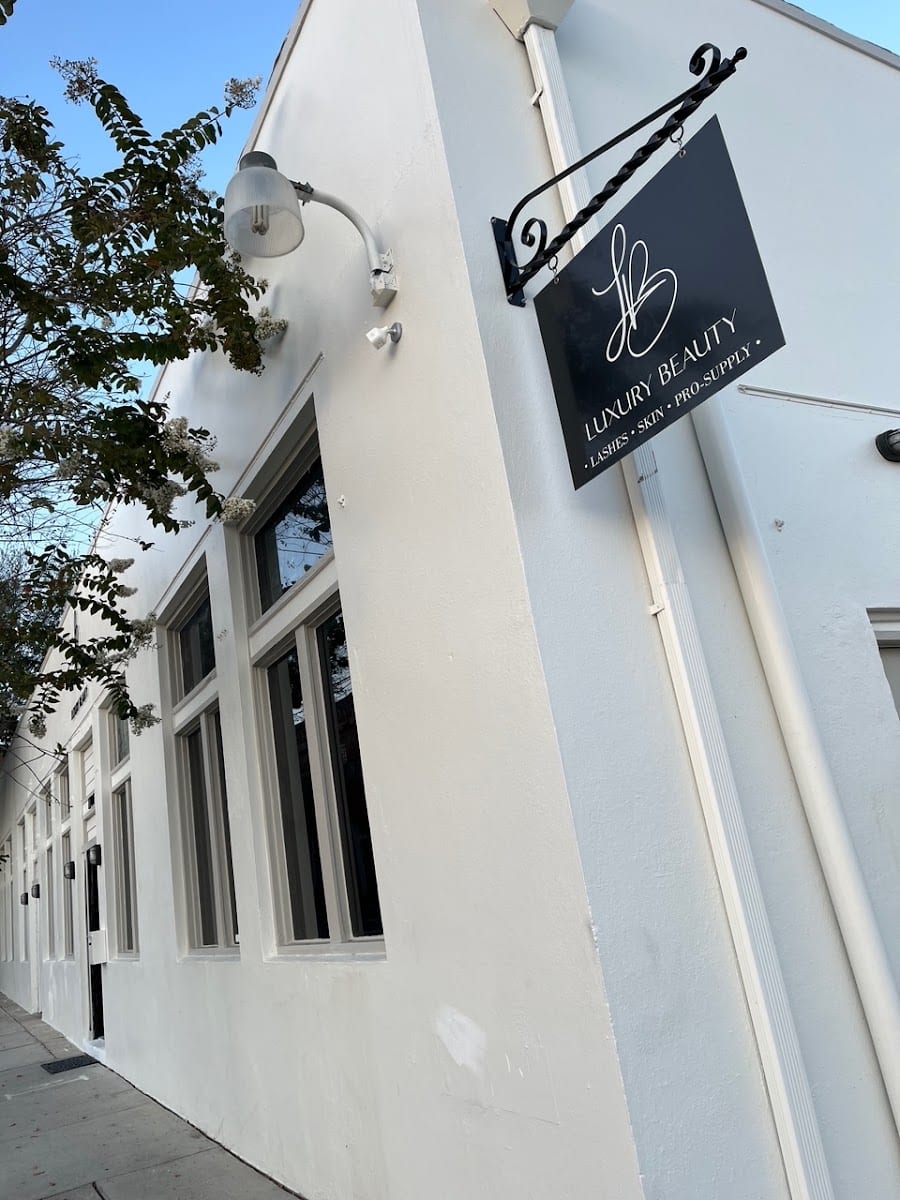 LUXURY BEAUTY SALON LOFTS & SPA