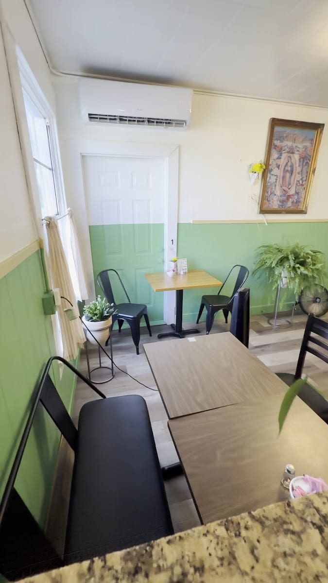 Vargas Morning Bloom Cafe, photo 2