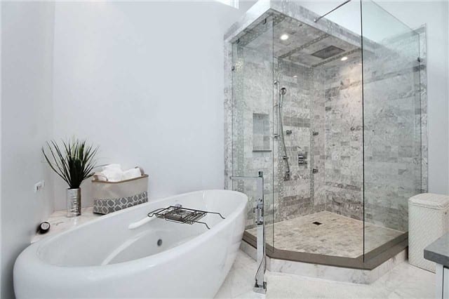 Jonathan Lo, Broker | Toronto Real Estate Agent, photo 4