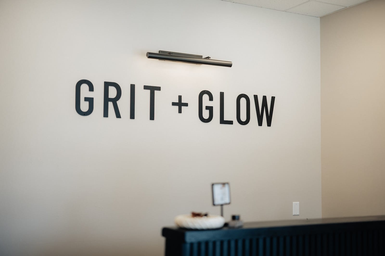 Grit and Glow, photo 4