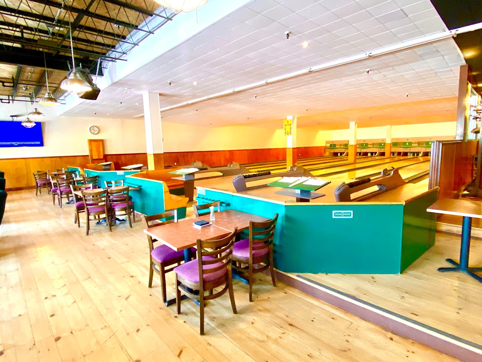 Shamrock Bowl and Restobar, photo 4