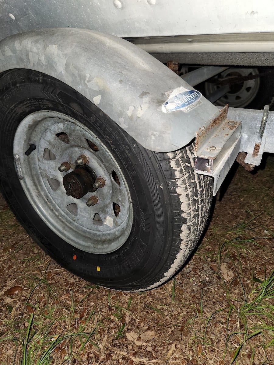 Riviere Tire Co, photo 3