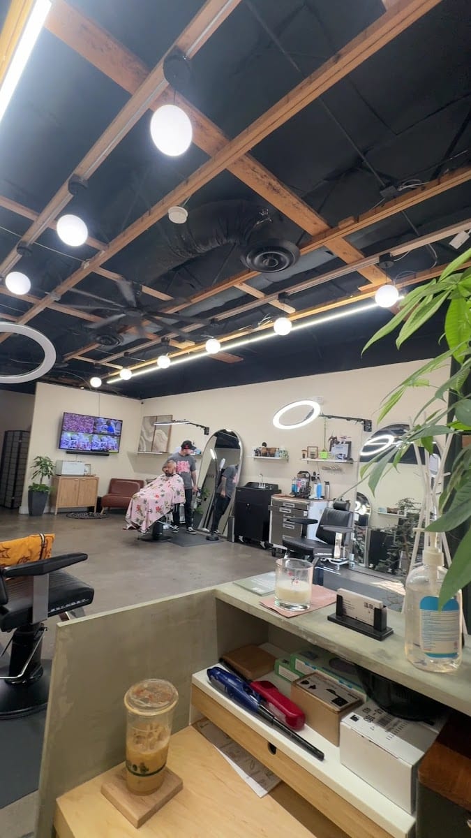 Onsen Barbers, photo 3