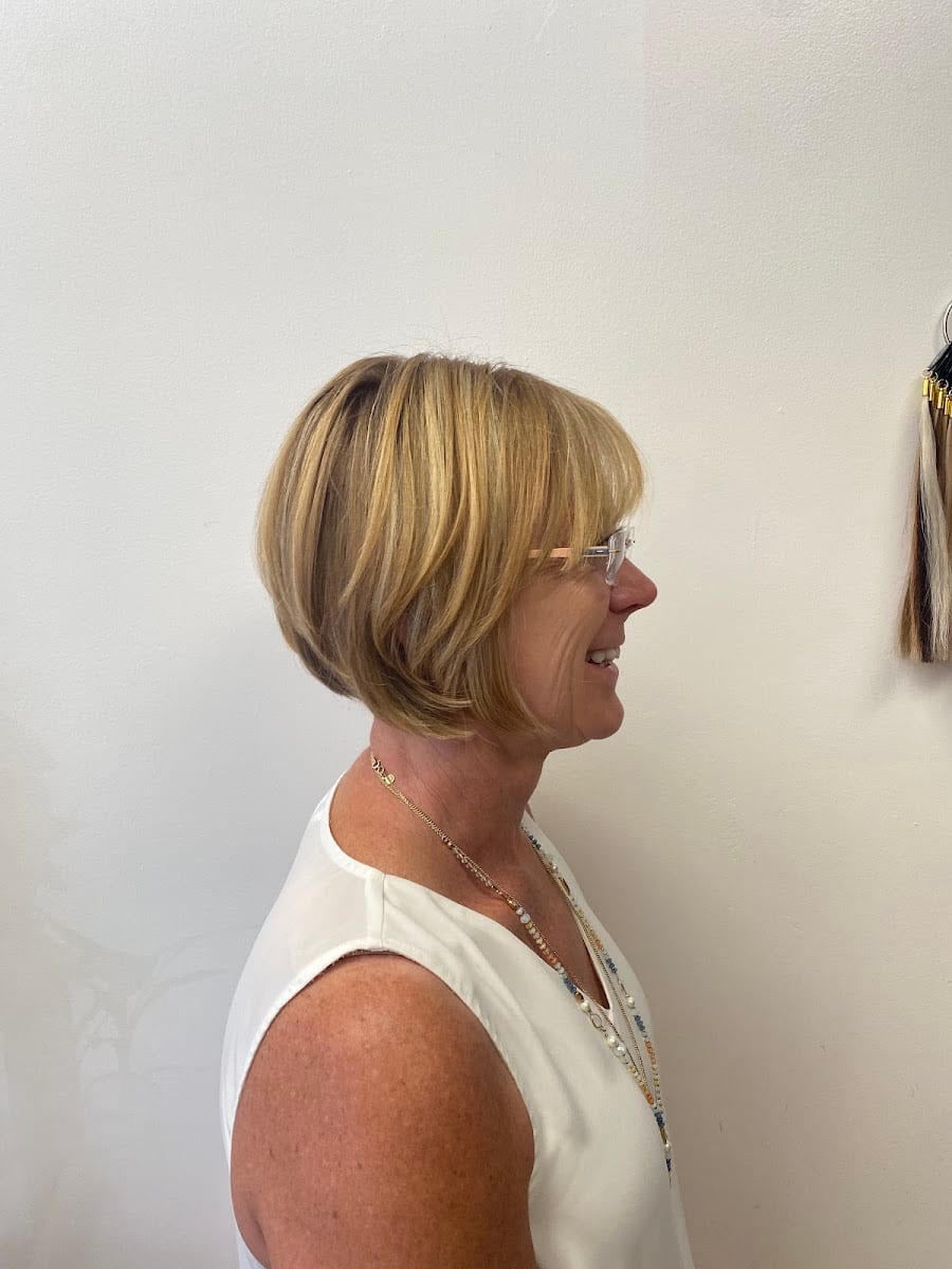 Amy Isabella Salon, photo 2