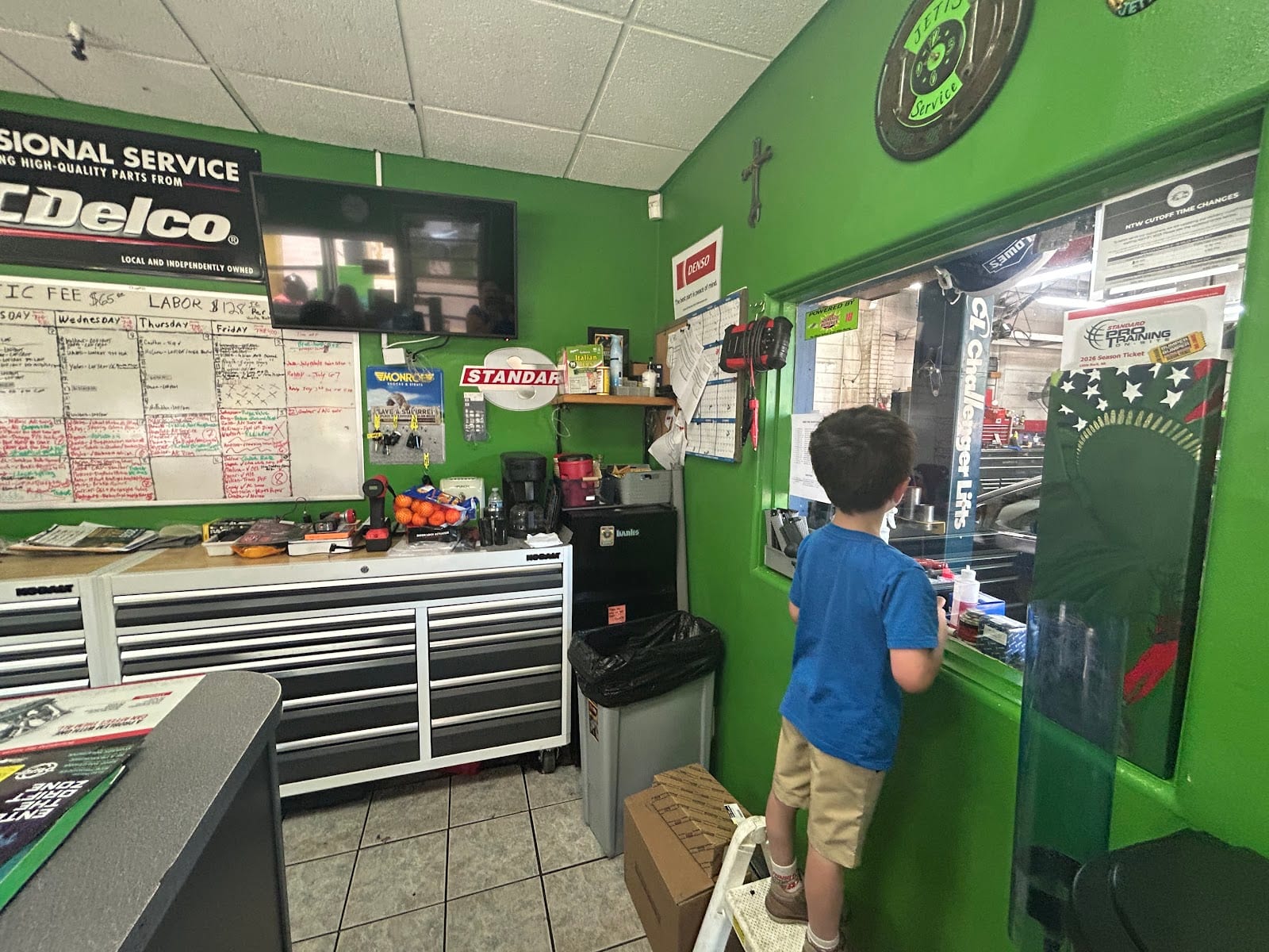Jett's Gas & Service