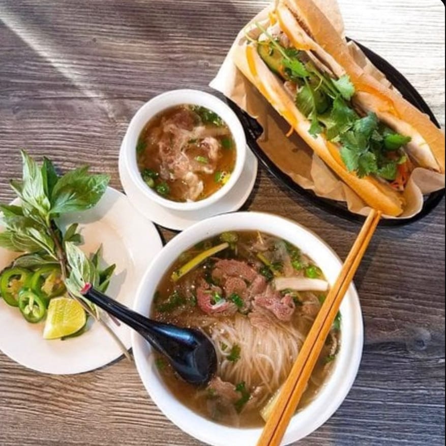 Hello Vietnam | Phở & Roll
