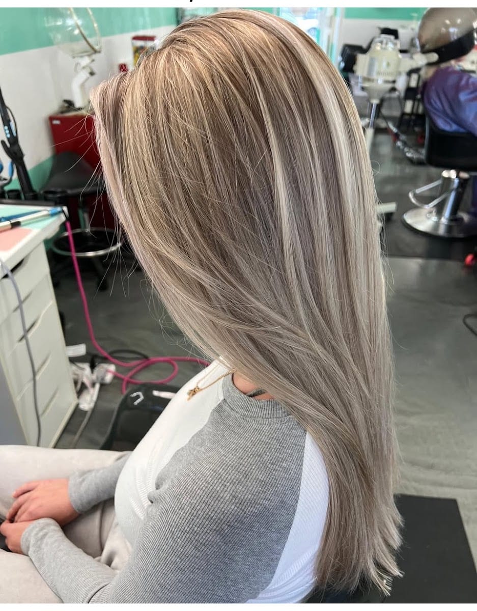 Bombshell Hair, photo 3