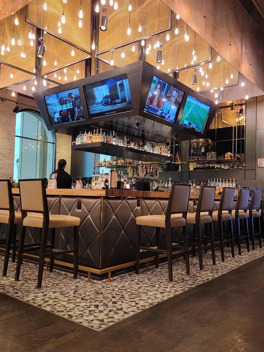90 NINETY Bar + Grill, photo 2