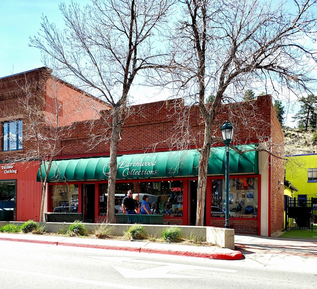 Earthwood Collections, photo 2