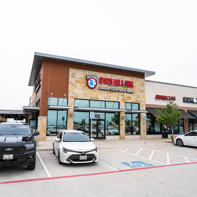 Tailgaters Frisco - Best Sports Bar, Game bar & Grill 380