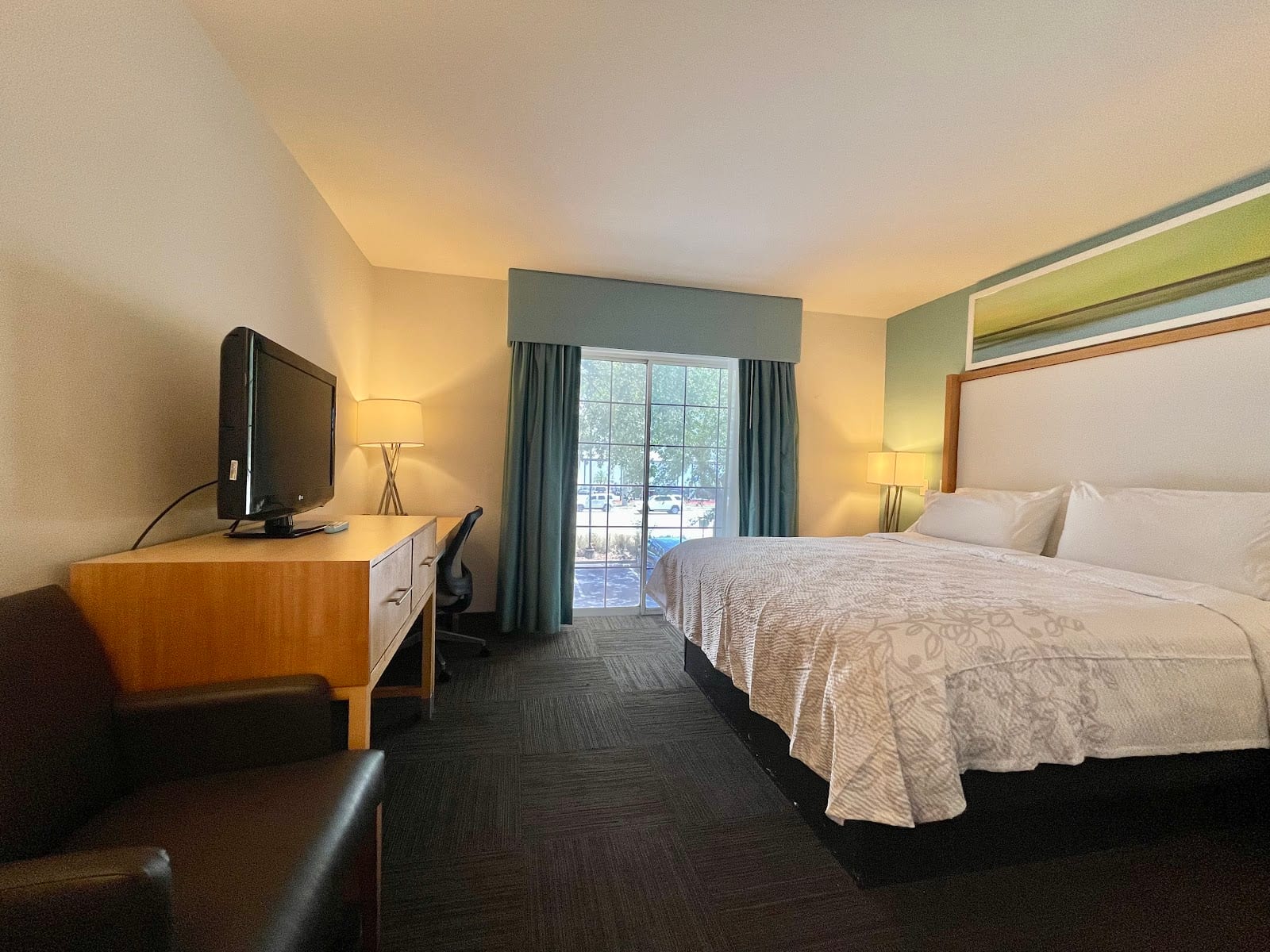 Red Roof PLUS+ & Suites Tampa - Busch Gardens